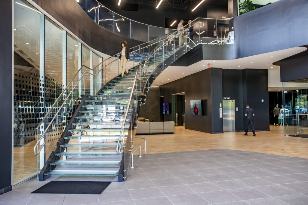 Floating glass staircase railing contractor San Jose